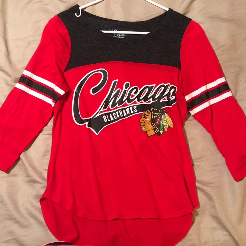 Blackhawks tee